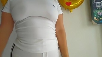 Experimentează Sexul Pov Cu Sora Mea Vitregă În Timp Ce Face O Muie, Călărește Ca O Curvă Și Este Umplută Cu Spermă