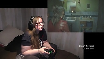Tonton Bagaimana Pemain Ini Menanggalkan Pakaian Dalam Mereka Semasa Bermain Resident Evil 2