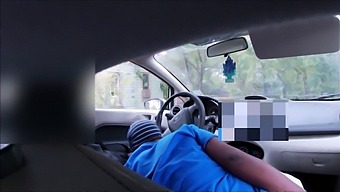 Seorang Gadis Yang Bekerja Memberiku Blowjob Di Area Yang Rusak Di Dekat Chicago