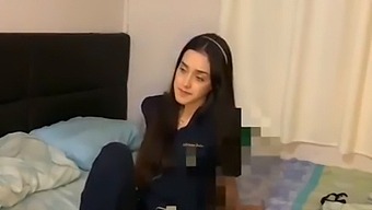 Sta Me Toe Wat Foto'S Van Je Te Maken En In Ruil Daarvoor Ontvang Ik Je Billen